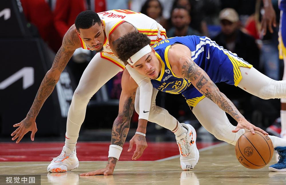 在一个刚刚 在一个刚刚