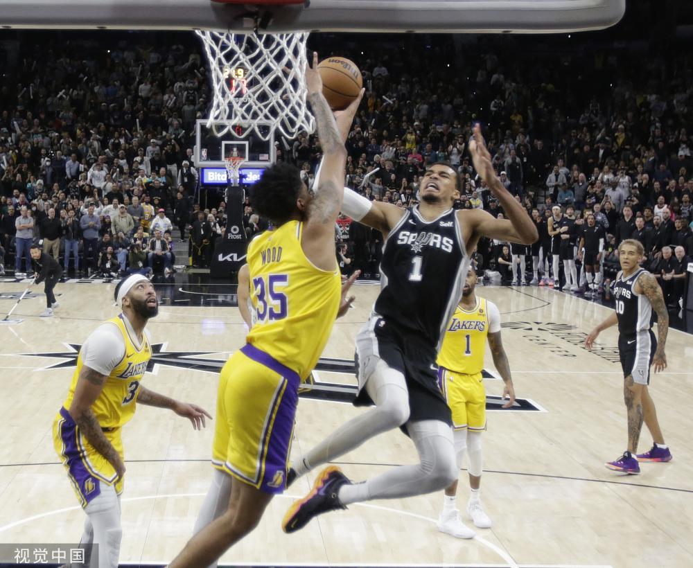 是引人注目 是引人注目